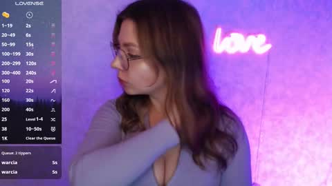 Leah Barton online show from March 9, 2025, 1:37 pm