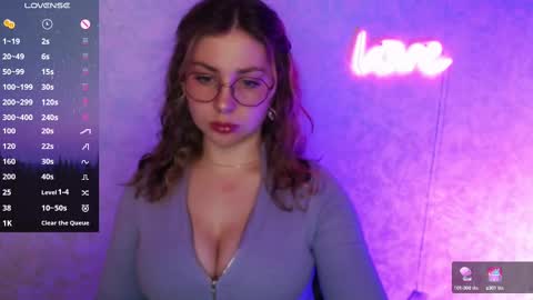Leah Barton online show from March 11, 2025, 3:23 pm