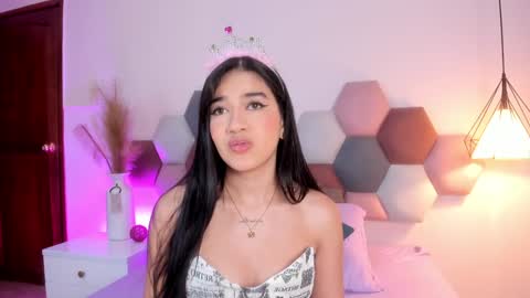Leah Carter online show from January 17, 2025, 5:41 pm