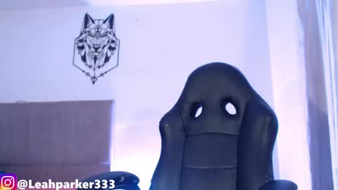 Snapshot of leahparker33 chatting on April 15, 2026, 4:08 am leahparker33 online show from April 15, 2026, 4:08 am