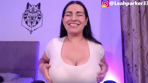 Snapshot of leahparker33 chatting on May 1, 2026, 4:06 am leahparker33 online show from May 1, 2026, 4:06 am