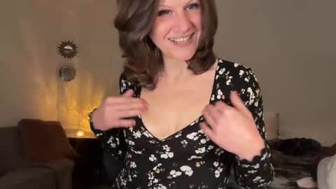 Leah Sparkles online show from April 7, 2026, 2:45 am