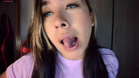 Snapshot of leahtemptation chatting on April 11, 2026, 12:09 pm leah online show from April 11, 2026, 12:09 pm