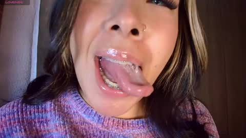 Snapshot of leahtemptation chatting on April 18, 2026, 9:02 am leah online show from April 18, 2026, 9:02 am