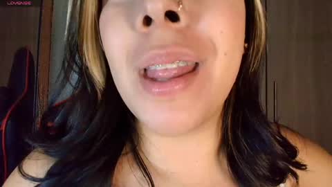 Snapshot of leahtemptation chatting on April 19, 2026, 8:46 am leah online show from April 19, 2026, 8:46 am
