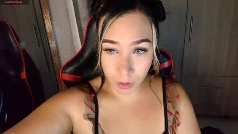 Snapshot of leahtemptation chatting on April 21, 2026, 7:03 am leah online show from April 21, 2026, 7:03 am