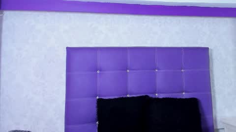 Snapshot of leamoreau__ chatting on October 10, 2025, 12:15 pm leamoreau__ online show from October 10, 2025, 12:15 pm