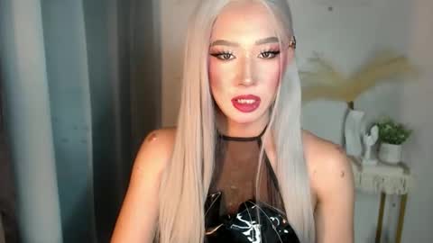 Miss Candy online show from June 6, 2026, 5:17 pm