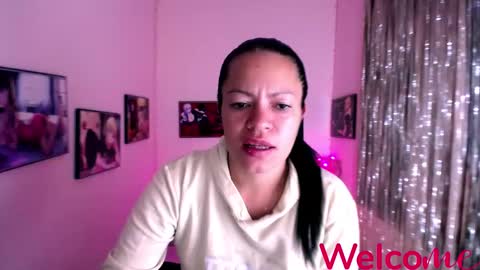Leandra online show from December 6, 2024, 12:27 pm