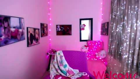 Leandra online show from December 11, 2024, 12:12 pm