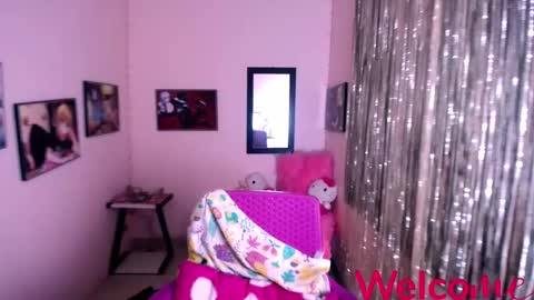 Leandra online show from February 4, 2025, 12:44 pm