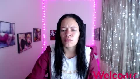 Leandra online show from February 7, 2025, 12:28 pm