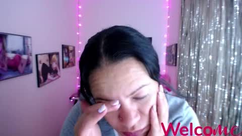 Leandra online show from February 28, 2025, 8:31 am