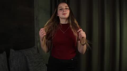 leandragren online show from September 18, 2025, 4:09 pm