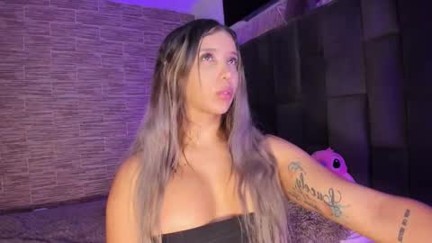 Maria Leandra  Lopeira online show from November 29, 2025, 12:13 am