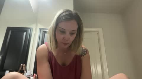 leanneluxecouple online show from November 5, 2025, 11:32 am