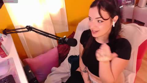 Snapshot of learaypie chatting on November 6, 2025, 5:14 pm Lea Ray Pie online show from November 6, 2025, 5:14 pm