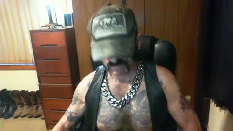 leathergreaser online show from January 6, 2025, 7:13 pm