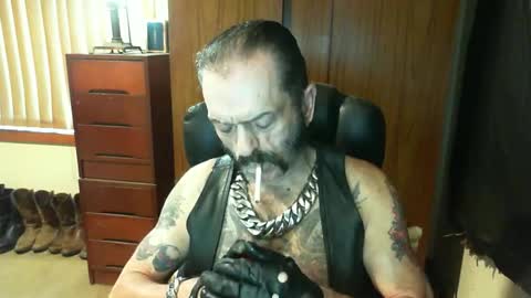 leathergreaser online show from January 29, 2025, 10:01 pm