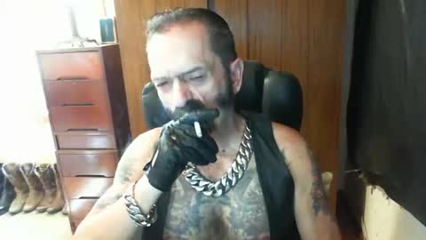 leathergreaser online show from February 3, 2025, 5:40 am