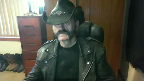 Snapshot of leathergreaser chatting on September 13, 2025, 9:14 pm leathergreaser online show from September 13, 2025, 9:14 pm