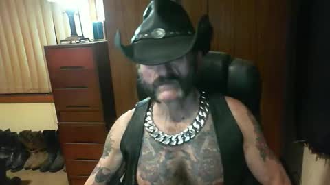 Snapshot of leathergreaser chatting on September 16, 2025, 12:17 pm leathergreaser online show from September 16, 2025, 12:17 pm