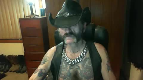 Snapshot of leathergreaser chatting on September 21, 2025, 8:38 am leathergreaser online show from September 21, 2025, 8:38 am