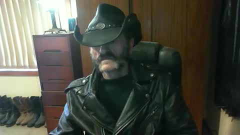 Snapshot of leathergreaser chatting on September 24, 2025, 1:09 am leathergreaser online show from September 24, 2025, 1:09 am