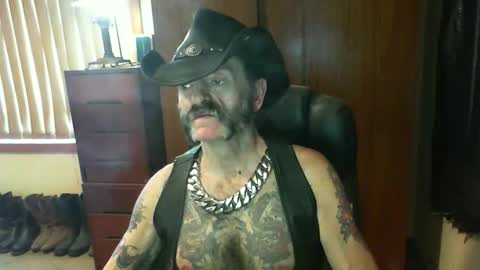 Snapshot of leathergreaser chatting on September 25, 2025, 2:04 am leathergreaser online show from September 25, 2025, 2:04 am