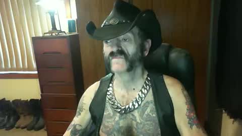 Snapshot of leathergreaser chatting on September 27, 2025, 8:36 pm leathergreaser online show from September 27, 2025, 8:36 pm