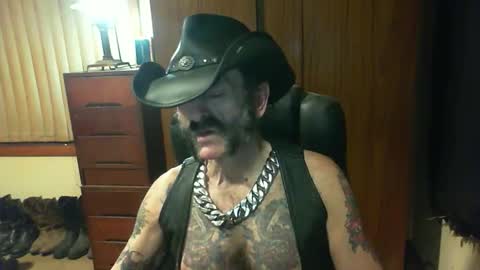 Snapshot of leathergreaser chatting on September 28, 2025, 8:42 am leathergreaser online show from September 28, 2025, 8:42 am