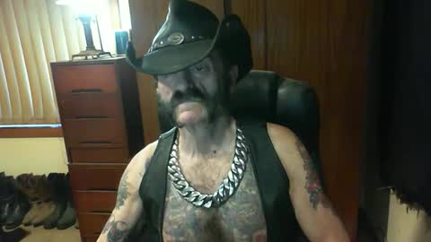 Snapshot of leathergreaser chatting on September 29, 2025, 7:40 pm leathergreaser online show from September 29, 2025, 7:40 pm