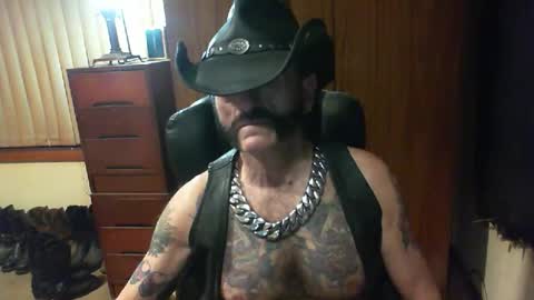 Snapshot of leathergreaser chatting on October 10, 2025, 3:44 pm leathergreaser online show from October 10, 2025, 3:44 pm