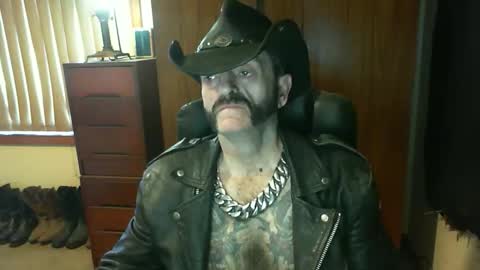 Snapshot of leathergreaser chatting on October 13, 2025, 9:04 pm leathergreaser online show from October 13, 2025, 9:04 pm