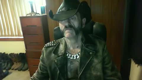 Snapshot of leathergreaser chatting on October 27, 2025, 9:41 pm leathergreaser online show from October 27, 2025, 9:41 pm