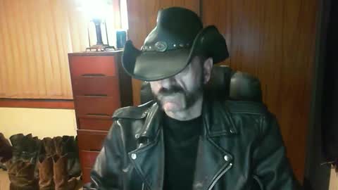 leathergreaser online show from May 5, 2026, 6:49 pm