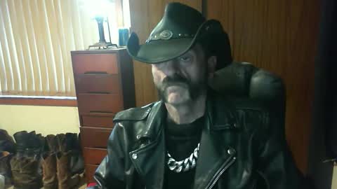 leathergreaser online show from May 6, 2026, 9:09 pm