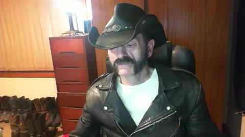 Snapshot of leathergreaser chatting on May 22, 2026, 7:41 pm leathergreaser online show from May 22, 2026, 7:41 pm