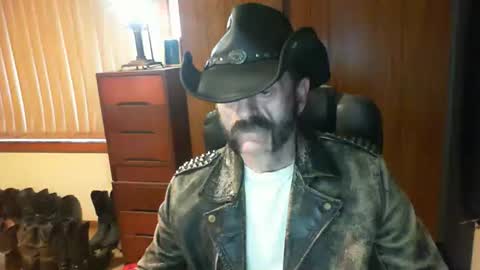 Snapshot of leathergreaser chatting on May 23, 2026, 9:19 pm leathergreaser online show from May 23, 2026, 9:19 pm