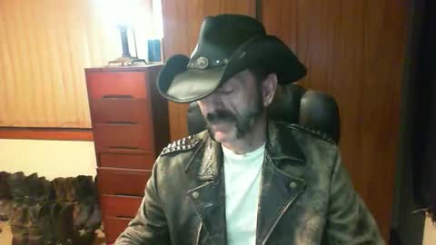 Snapshot of leathergreaser chatting on May 25, 2026, 7:53 pm leathergreaser online show from May 25, 2026, 7:53 pm