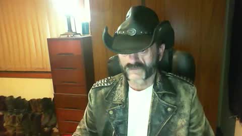 Snapshot of leathergreaser chatting on May 26, 2026, 11:39 am leathergreaser online show from May 26, 2026, 11:39 am