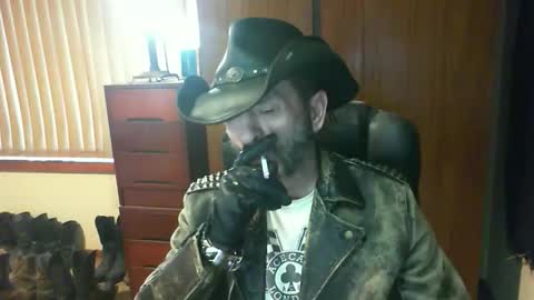 Snapshot of leathergreaser chatting on May 27, 2026, 9:34 pm leathergreaser online show from May 27, 2026, 9:34 pm