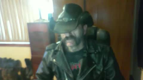 Snapshot of leathergreaser chatting on May 30, 2026, 9:34 pm leathergreaser online show from May 30, 2026, 9:34 pm