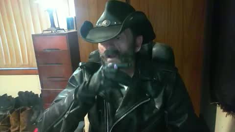 Snapshot of leathergreaser chatting on June 6, 2026, 6:51 am leathergreaser online show from June 6, 2026, 6:51 am