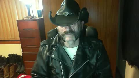 Snapshot of leathergreaser chatting on June 9, 2026, 6:41 pm leathergreaser online show from June 9, 2026, 6:41 pm