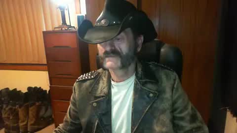 Snapshot of leathergreaser chatting on June 13, 2026, 8:40 pm leathergreaser online show from June 13, 2026, 8:40 pm
