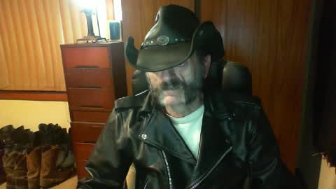 Snapshot of leathergreaser chatting on June 14, 2026, 8:38 am leathergreaser online show from June 14, 2026, 8:38 am