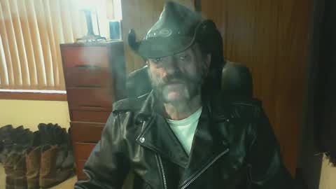 Snapshot of leathergreaser chatting on June 14, 2026, 10:56 pm leathergreaser online show from June 14, 2026, 10:56 pm
