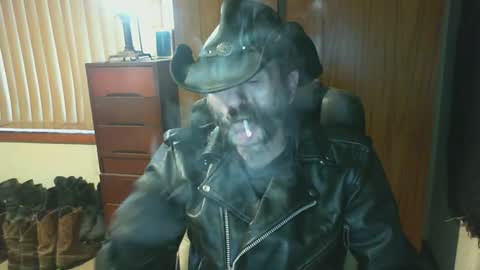 Snapshot of leathergreaser chatting on June 15, 2026, 9:28 pm leathergreaser online show from June 15, 2026, 9:28 pm