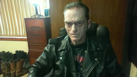 Snapshot of leathergreaser chatting on June 16, 2026, 10:12 pm leathergreaser online show from June 16, 2026, 10:12 pm